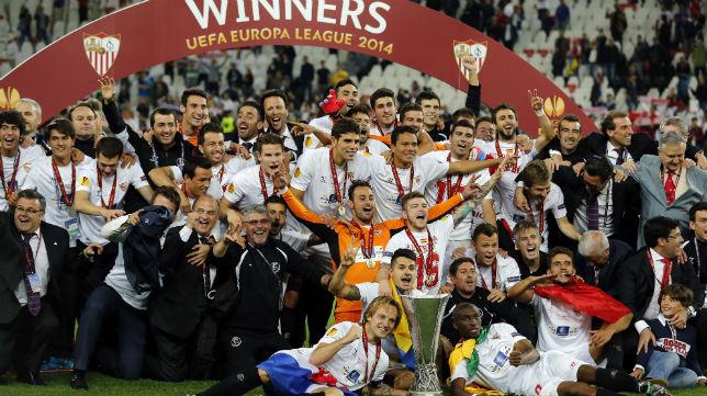 Sevillismo's tweet photo. Las finales no se juegan, se ganan. #AporlaCuarta. #WARsovia. http://t.co/fojN6aXIMe