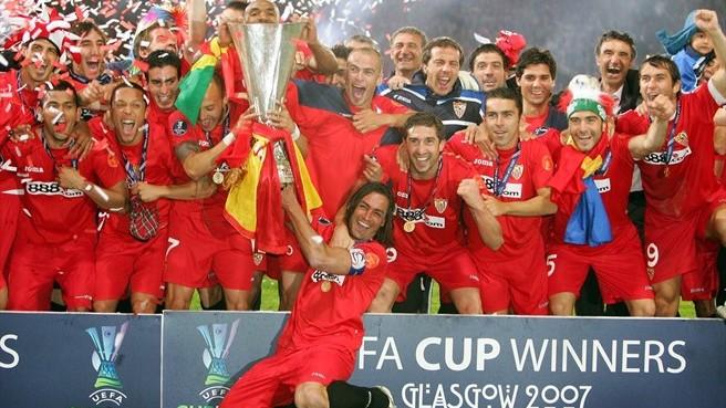 Sevillismo's tweet photo. Las finales no se juegan, se ganan. #AporlaCuarta. #WARsovia. http://t.co/fojN6aXIMe