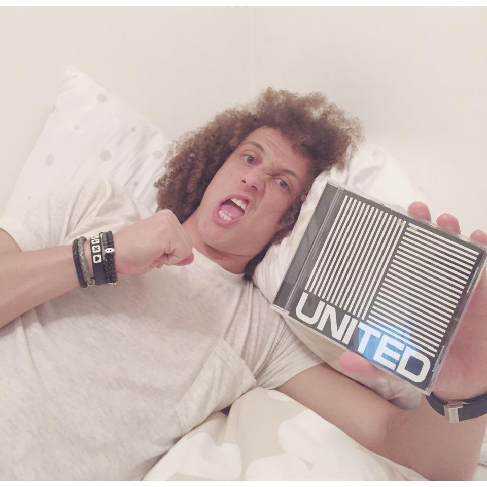 DavidLuiz_4's tweet photo. I've already got the new Hillsong United album!! What a gift, what a bless!! #justmakesure... https://t.co/TKMJE0l2eM http://t.co/O7m5Bdinth