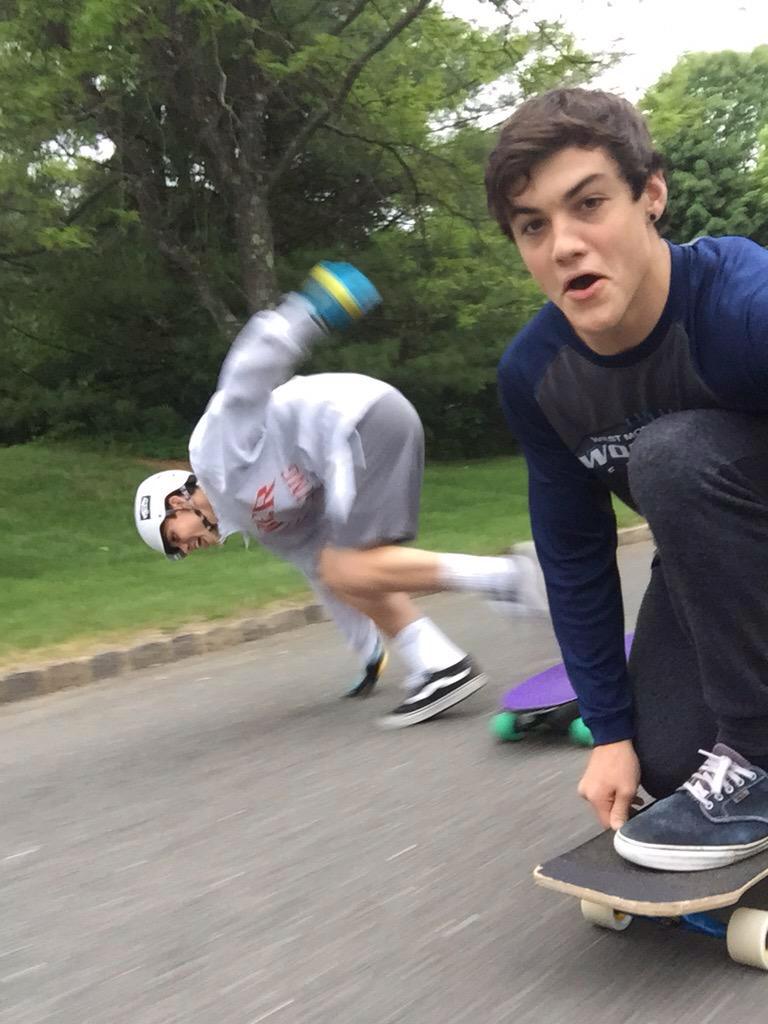 — You fail at life, @DeliriousTwin.