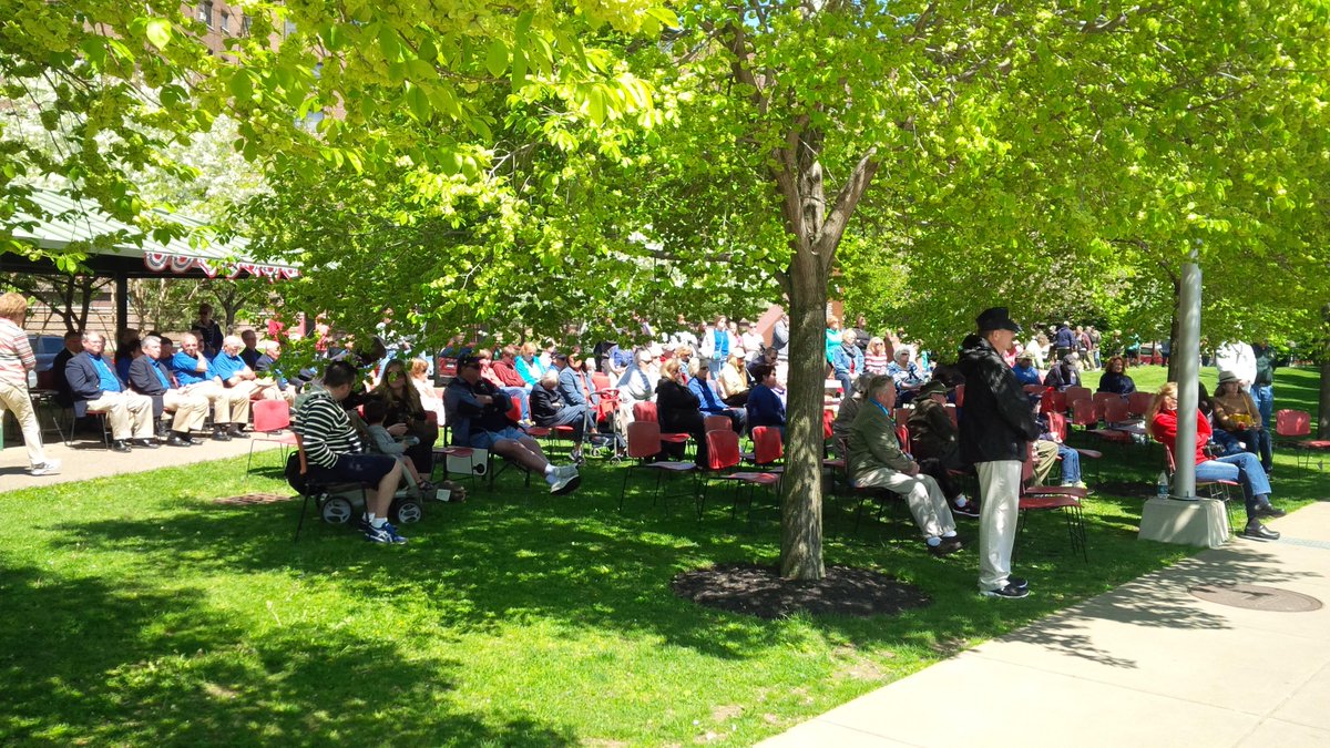 BfloNavalPark's tweet photo. US Submarine Vets #WNY Base recalled 3506 sailors and each of 52 boats lost in #WWII #MemorialDay ceremony #SubVets http://t.co/bqtWLlKiNN