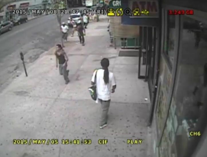 TimFleischer7's tweet photo. Watch this vicious #Bronx attack Five against one! http://t.co/dmNWoTYrfq http://t.co/qgTe7p9rqv