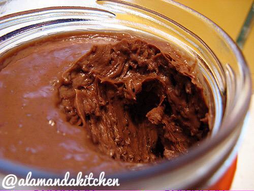 alamandakitchen's tweet photo. Selamat pagii kakaaa! Jadi kah pesen Chizkek Lumer sama Ovomaltine hari ini?? 😍 http://t.co/6263HCu5Fp