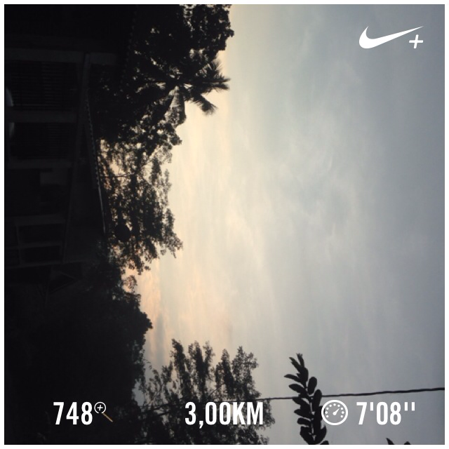 I just ran 3,00 km @ a 7'08''/km pace with Nike+. go.nike.com/0s60a7b #nikeplus