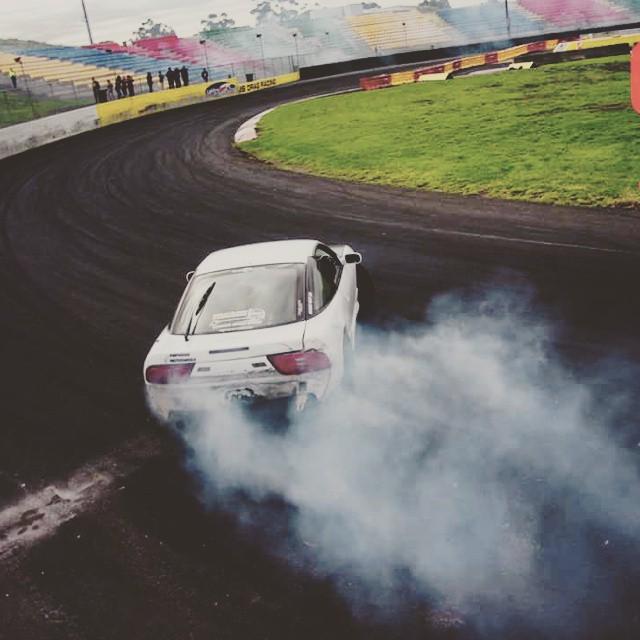 m_mediouni's tweet photo. Calder prac day #180sx #drift #missile #smoke #goldclasstowing #vicdrift by _jetpig http://t.co/ups7FpMkzR