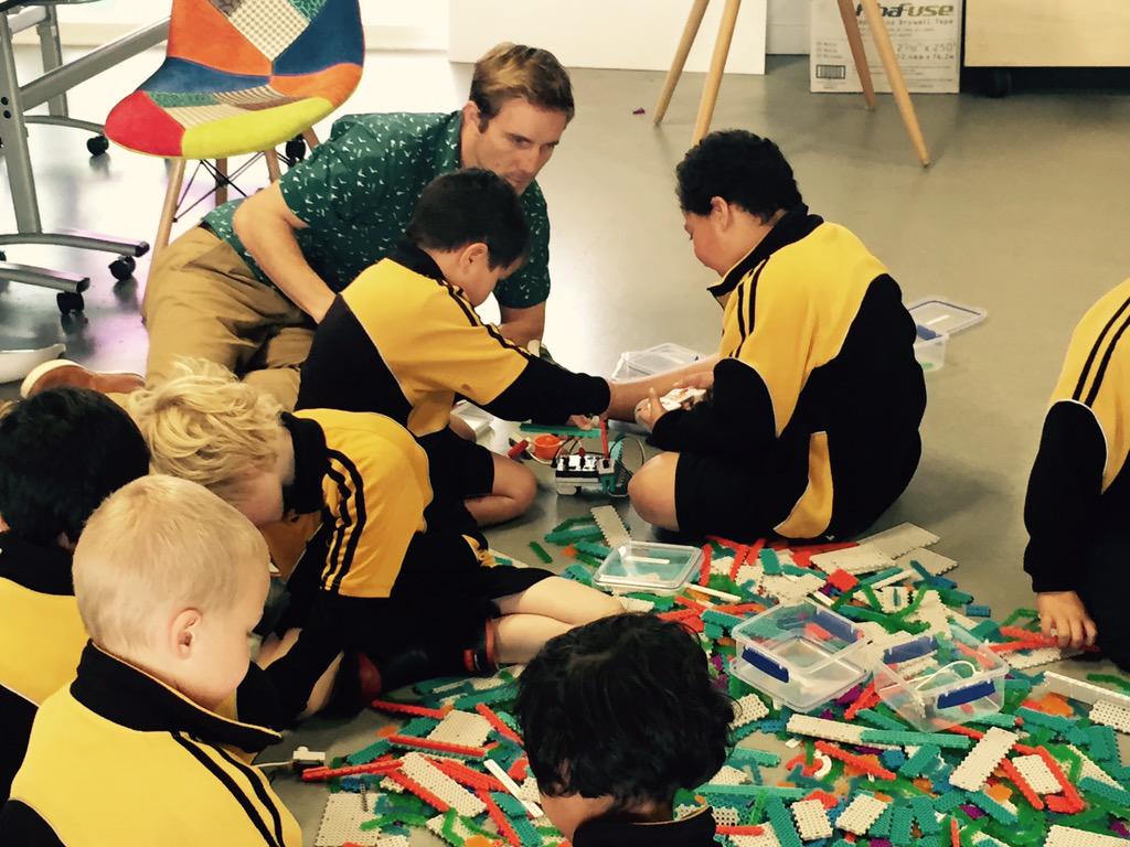 _academyEX's tweet photo. Our Centre Director @TimGanderNZ teaching #robotics with #AwapuniSchool yesterday. http://t.co/rY2GUs9Da9