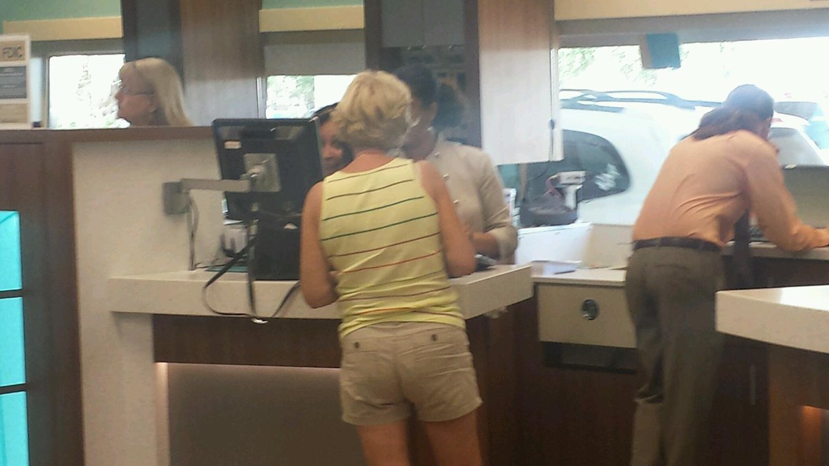 lisavasquez861's tweet photo. Jensen team working hard after holiday weekend #sbnavigate http://t.co/ksBoyNMHsZ
