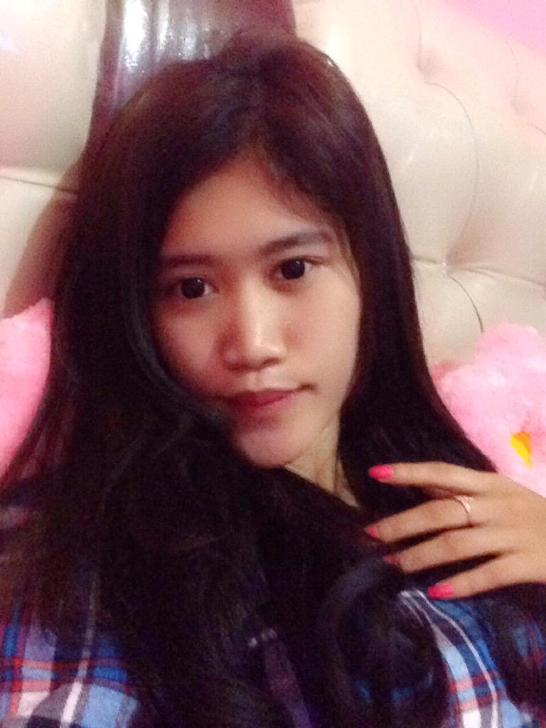 putri_utari3's tweet photo. 😊✌🏽️ http://t.co/OxBsiWFEW0