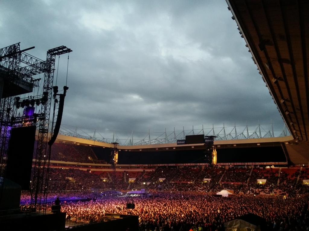 gavduncan's tweet photo. Awesome Foos gig at the Stadium of Light last night! (3 of 4) @foofighters #FoosAtSoL @StadiumOfLight http://t.co/B2QVRapX9B