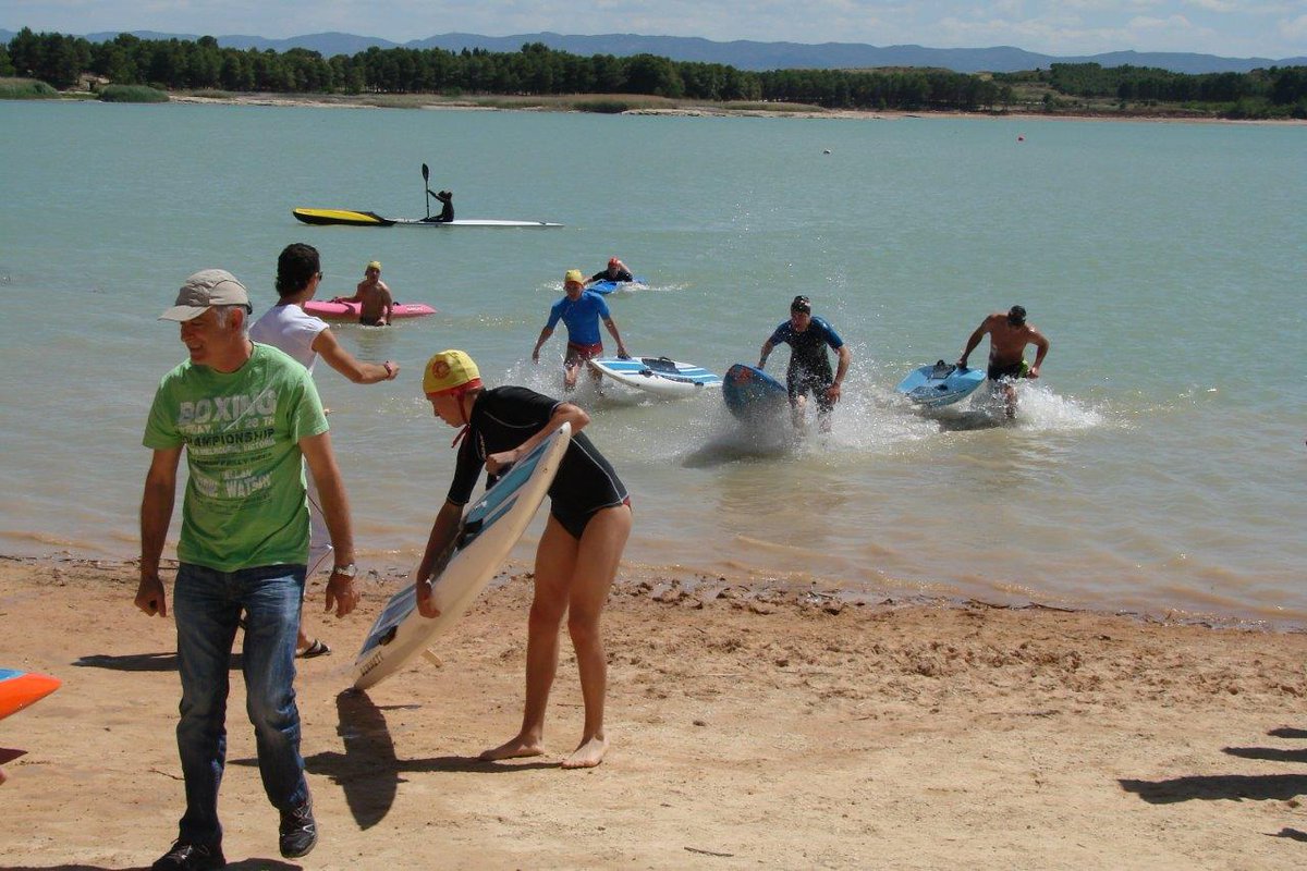 karalom_com's tweet photo. Este fin de semana pasado había buen ambiente en #LaEstanca de #Alcañiz. Imágenes d 1a d tantas pruebas deportivas http://t.co/x5Dk1WjTyC