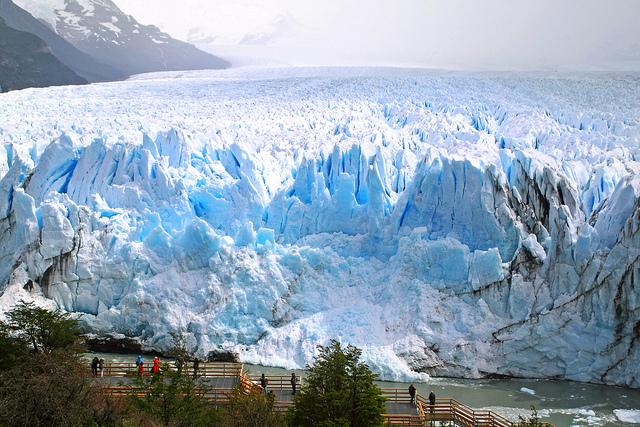 TurismoenLetras's tweet photo. #Glaciarium: sitio que invita a comprender las bellezas naturales congeladas de #ElCalafate https://t.co/vYG3TKBd7W http://t.co/JiYKhAVmAs