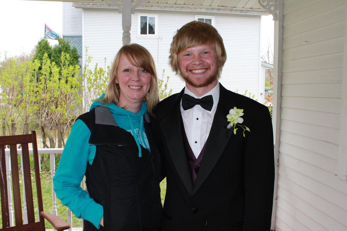 Kara Marie Kinville (@karamkinville) on Twitter photo 