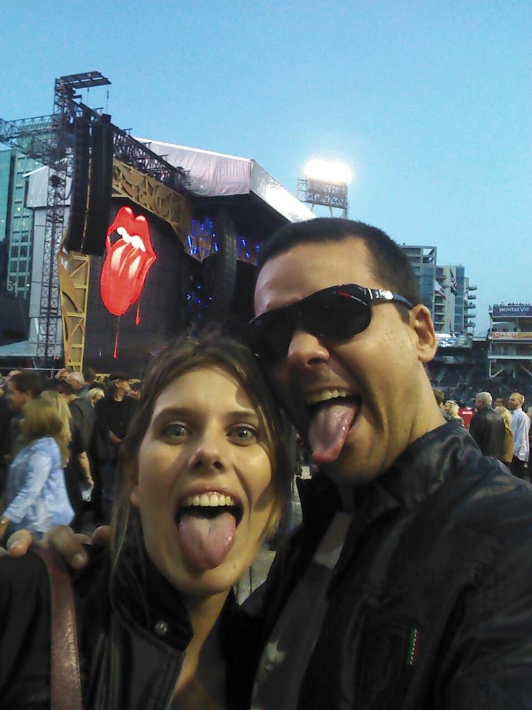FerMdelValle's tweet photo. La vida misma!!! Great show in San Diego!! #StonesSD @Chechu_Suiffet @RollingStones http://t.co/3urOHNrNbg