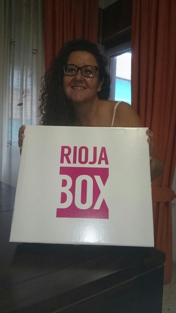Manumanmed's tweet photo. @RiojaBox_es @latavina ya llego mi SumillerBOX! Con ganas de q llegue jueves e interactuar http://t.co/SdMCZnjFjD