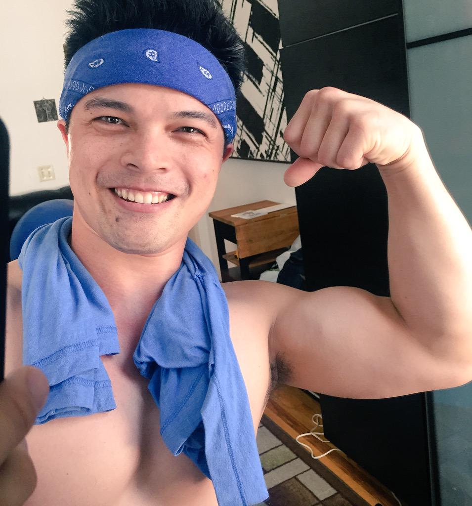 VRodriguezIII's tweet photo. #thejimbeckergym gave me another run for my money today! Whew! #filmingprep #la #joshbod #cw #CrazyExGirlfriend http://t.co/9EwAUHeN2O