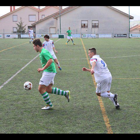 HospitalinL's tweet photo. Defensa: Bruno Martin Maya (todo lo q vuela pa la cazuela, olfato goleador) #Willkommen #UnoDiNoi http://t.co/uSEEUdajE7