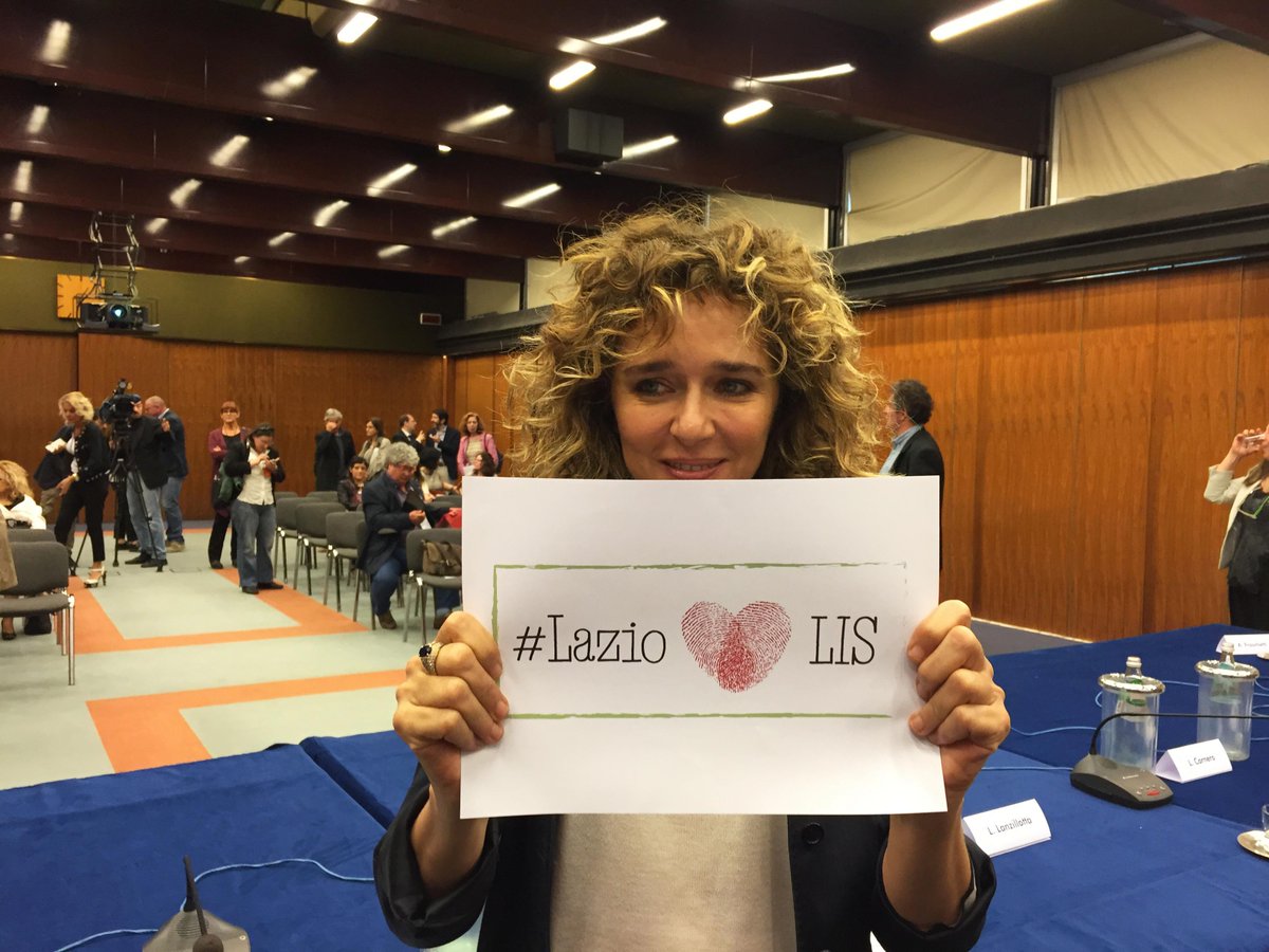CINEDEAF's tweet photo. Lanciata campagna #LazioLoveLIS a sostegno del recente riconoscimento LIS nella @RegioneLazio.#ValeriaGolino aderisce http://t.co/EmuJqNH9nV
