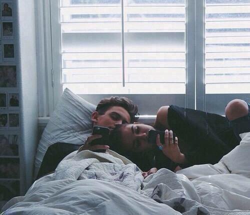 PostPerfCouples's tweet photo. Stay with her in the bed 👌🏼💍 http://t.co/Dh5Yn09p6x