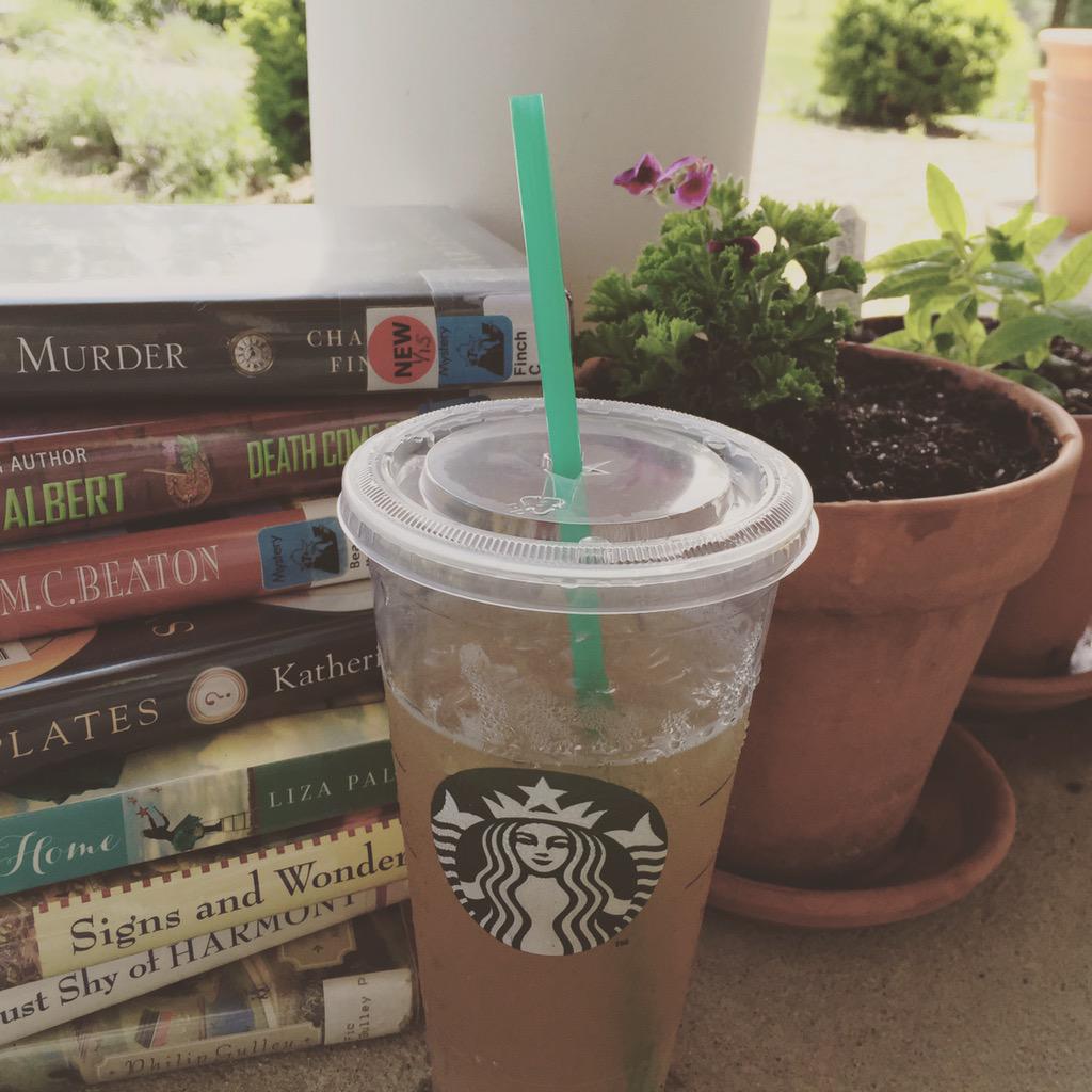 SuzLefever's tweet photo. Sweet Summertime #greentea #librarybooks #flowersmakemehappy http://t.co/PZ78Lt2dE4