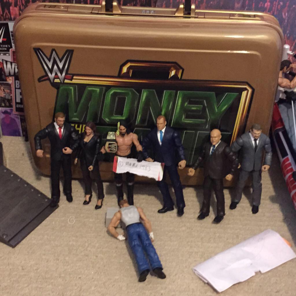MikeMck1983's tweet photo. @RingsideC sons favorite figure , @WWERollins #RSCFavoriteFigure http://t.co/mPMHBlFFRm