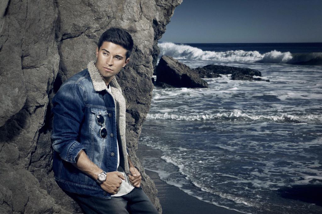 jakemiller's tweet photo. RETWEET FOR A FOLLOW/SELFIE DM 😝 http://t.co/geSrJPi6kq