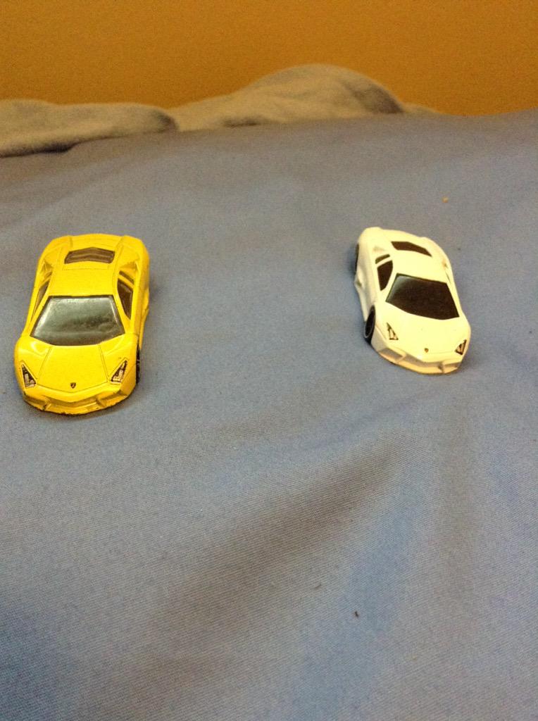 2 Lamborghini Revonton's