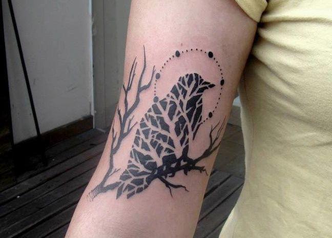 DamnGoodTattoos's tweet photo. #birdtattoo #blacktattoo #creativetattoo - http://t.co/UF94UiJ3rj http://t.co/7LQoLyo0Pv