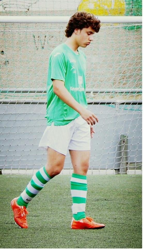 HospitalinL's tweet photo. Centrocampista: Ramón Bueres 
(Velocidad y desequilibrio) #Welcome #UnoDiNoi http://t.co/hR9IjQZ696