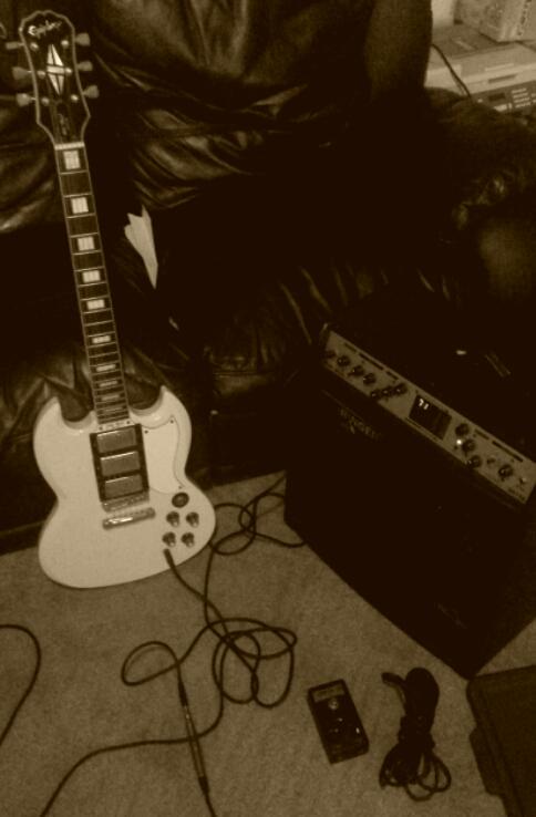 Wee jamming session tonight #epiphone #chilled