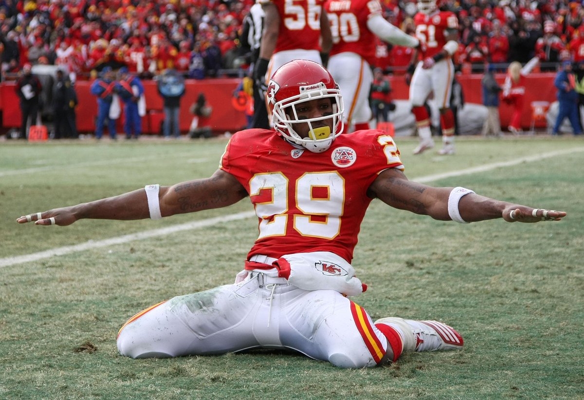 brgridiron's tweet photo. Great news for Eric Berry! The Chiefs DB has finished his lymphoma treatments. #GetWellEric
http://t.co/2airJ827nQ http://t.co/kHIOKRIUi9