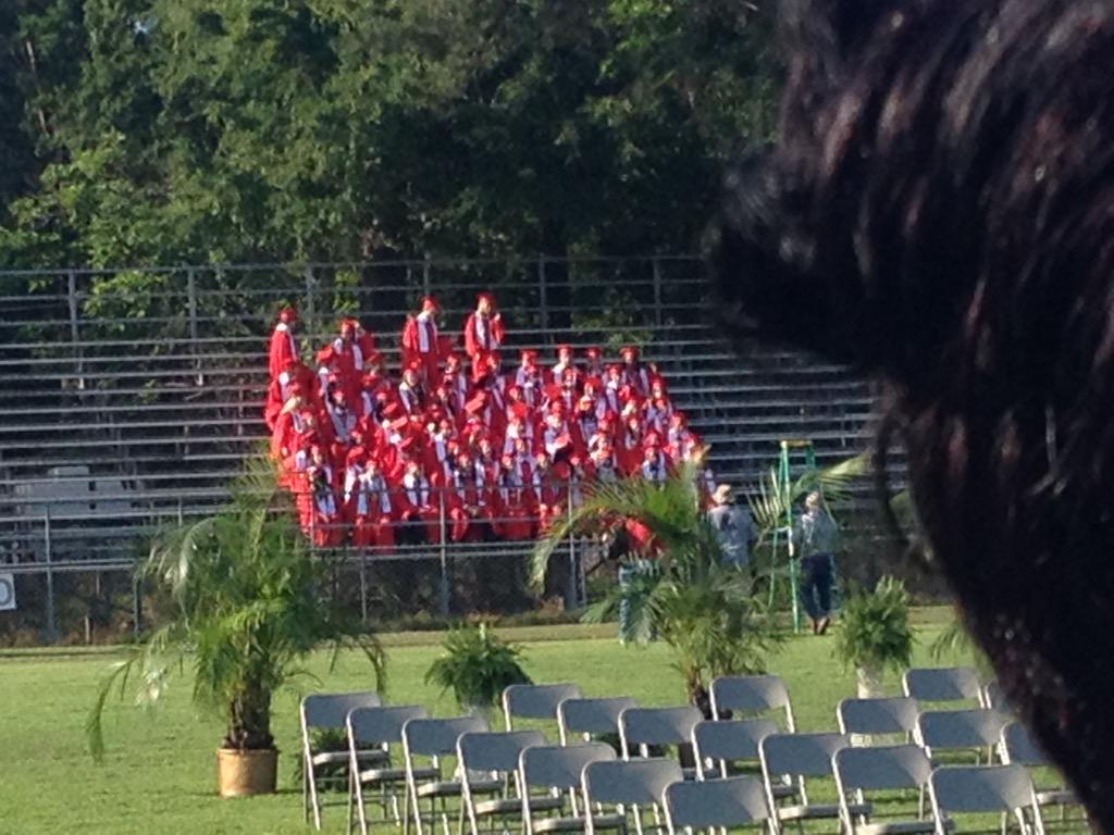 Brandon56465636's tweet photo. That's a lot of people graduating http://t.co/YkMI3A2ZzT