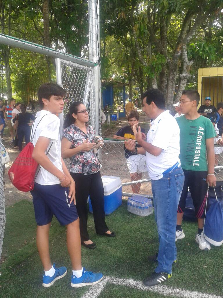 Edgar Henriquez nuevo tecnico de La Seleccion Nacional Sub-15. CF9jARJUgAAFHPx