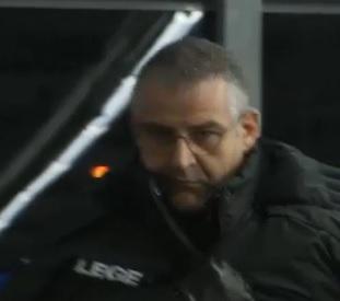 falcions85's tweet photo. SARRI sul set di GOMORRA.Possibile un anno sabbatico anche per lui! Le notizie che @DiMarzio non dà!
@AleBonan @fains http://t.co/3qHOt9CzIN