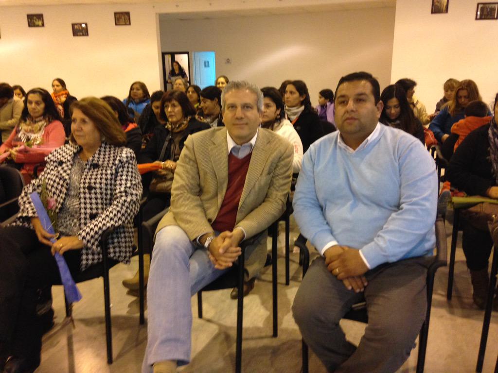 gobcachapoal's tweet photo. Gob #MirenchuBeitia en Lanzamiento #ProgramaMujeresJefasdeHogar #coltauco @min_interior @SernamOHiggins http://t.co/Fw2f1big8c