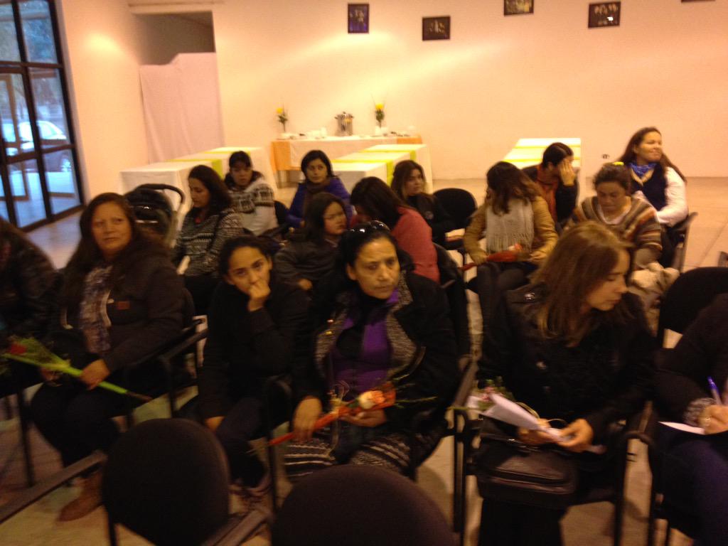gobcachapoal's tweet photo. Gob #MirenchuBeitia en Lanzamiento #ProgramaMujeresJefasdeHogar #coltauco @min_interior @SernamOHiggins http://t.co/Fw2f1big8c