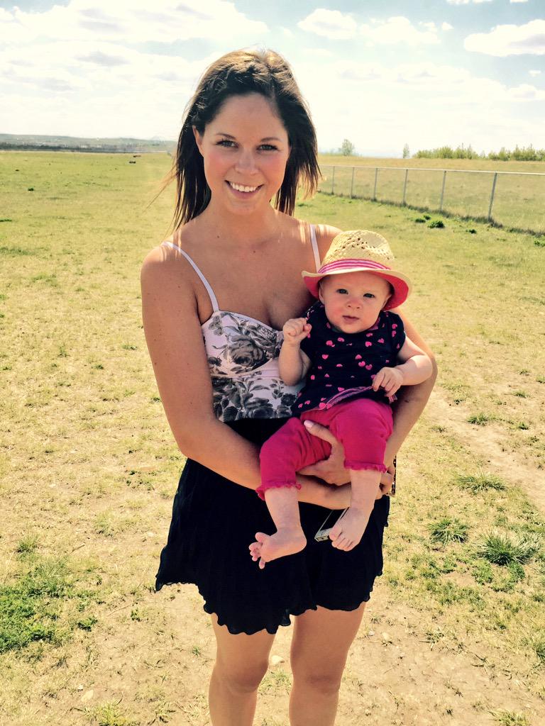 GeorgiaBarrett's tweet photo. Time spent with #family is always time well spent #IvyRae #Niece 🎀☀️ http://t.co/9Wj9UyjO1r