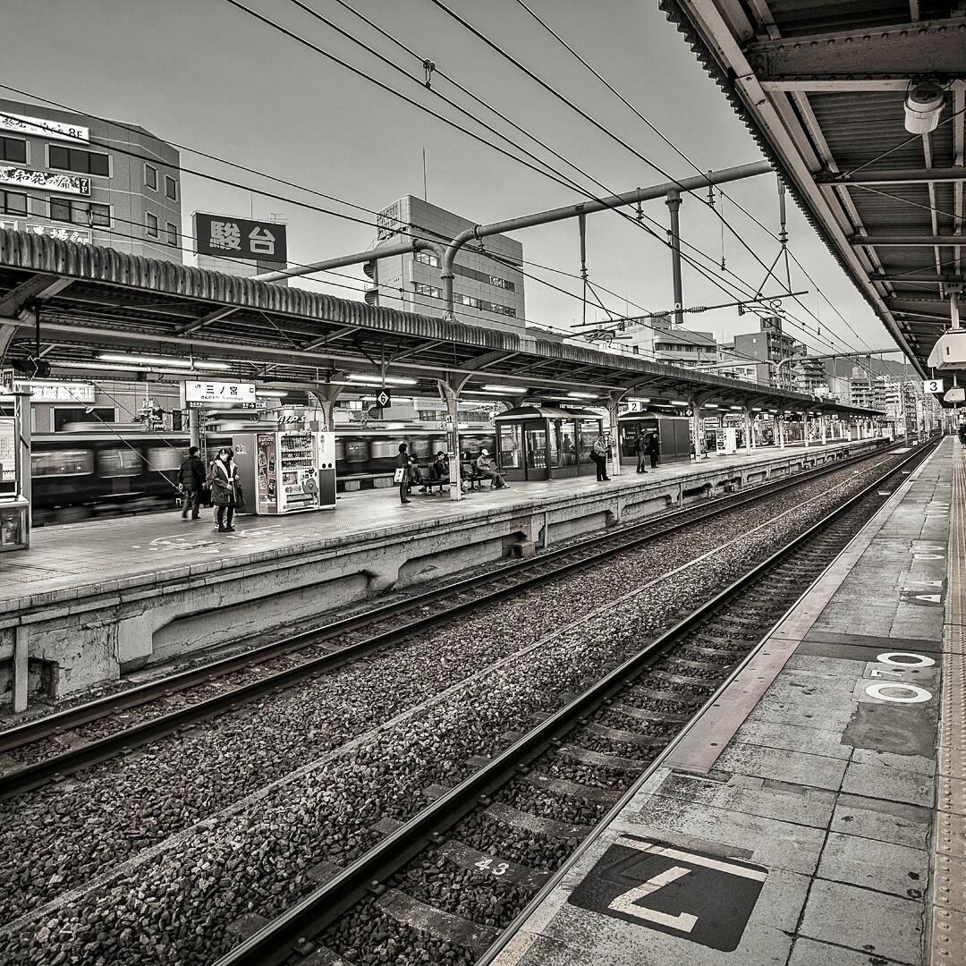 wanderingpix's tweet photo. Waiting on my ride #Kobe #Japan  #wanderlust #wanderingpix. Love the complex simplicity of Japanese mass transit http://t.co/A6pjqHPNVf
