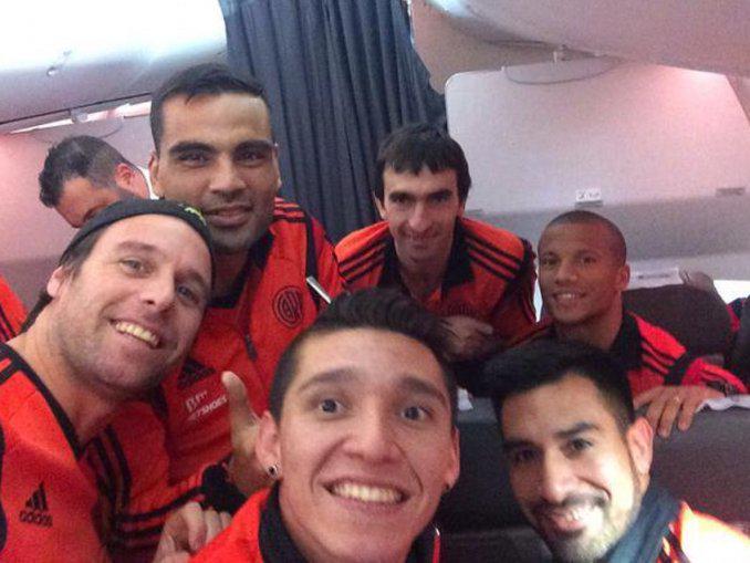 pancoefut's tweet photo. River ya se encuentra en brasil con el sueño de dar vuelta la serie. #riverplate #copalibertadores #pancoe http://t.co/tkIO4j30JK