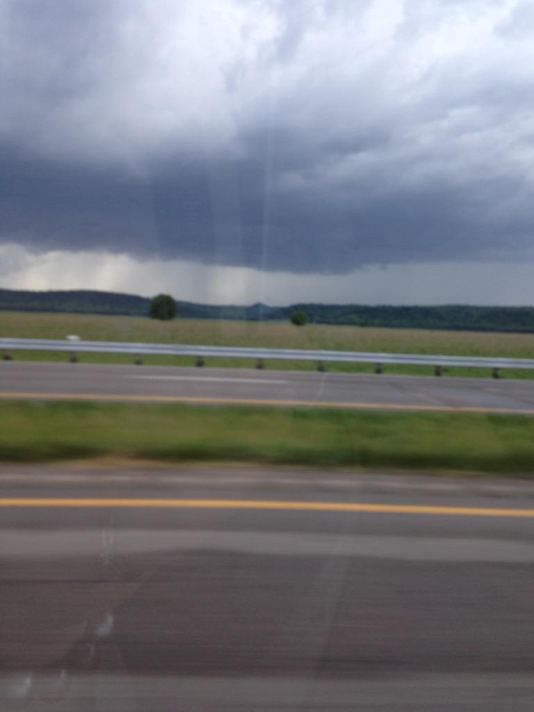 delsenoa's tweet image. Creeped out clouds on my way home from work today...@Cincywxman #PikeCountyOhio #SpringInAppalachia