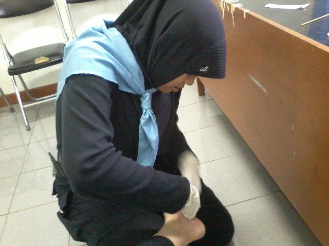 pnc_unpad's tweet photo. Sekarang lagi melakukan perawatan luka nih. Asyikkk http://t.co/IjdICBknu7