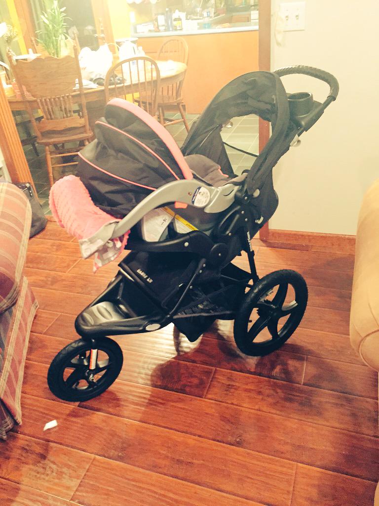 brittanyjonesxo's tweet photo. My bad ass jogger stroller π #milfonthemove thanks to @mrbjones_ π http://t.co/ZXuWqcosuD