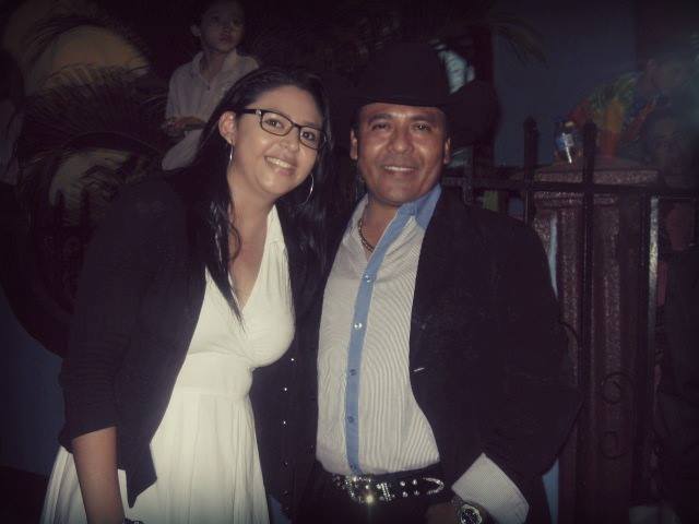 centenocarolin2's tweet photo. Con el señor Oscar Ovidio http://t.co/37PoV8E5dP