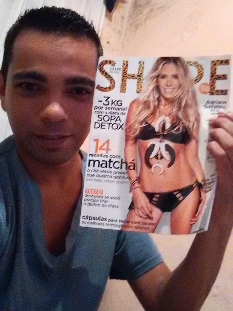 AndreDiMelo's tweet photo. @GalisteuOficial @revistashape @thidyalvis já garanti a minha muito boa essa matéria... http://t.co/Xq0ocMX1NA