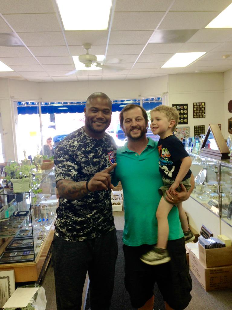 BunkieTriniteTrophy tweet media