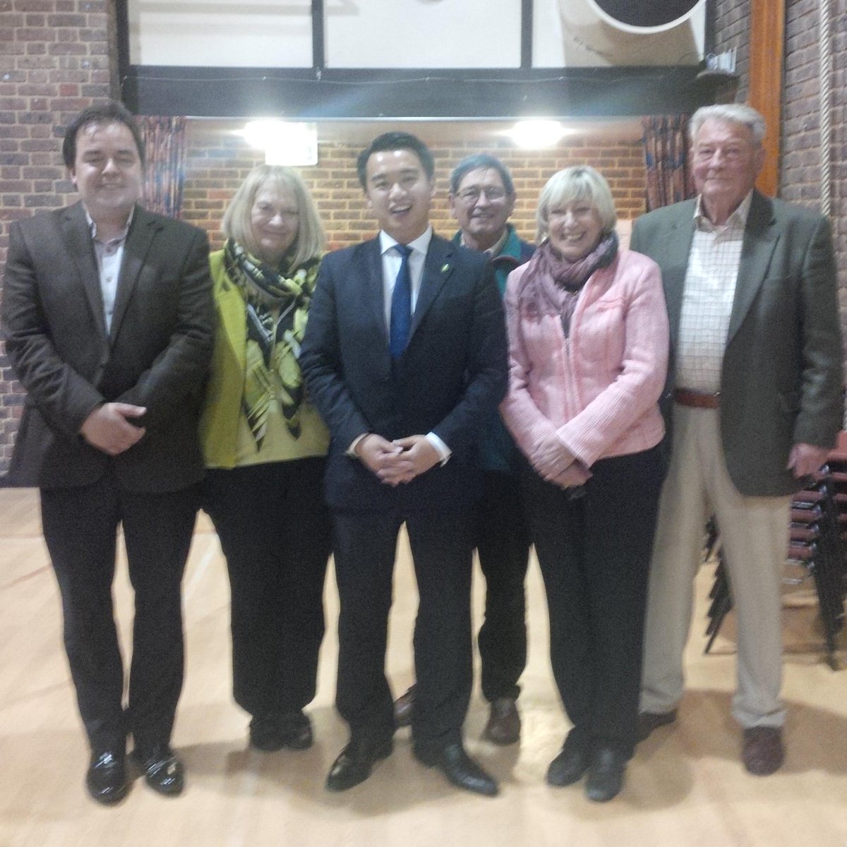 Great to meet residents at tonight's #LangstoneResidentsAssociation #AGM with local cllrs <a href="/JackieBranson/">Cllr Jackie Branson</a> &amp; <a href="/_timpike/">Tim Pike</a>