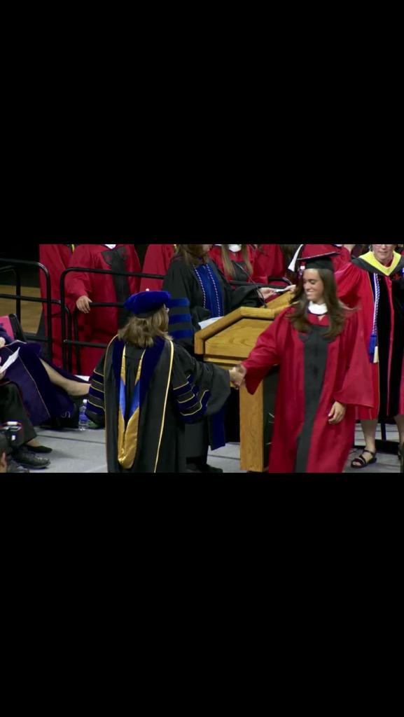 leone_john's tweet photo. I can't believe it!!!! @xxtinadefalco you did it!!🎓😍you're the most amazing person I know. Time to shine beautiful http://t.co/YaAhasjPd6