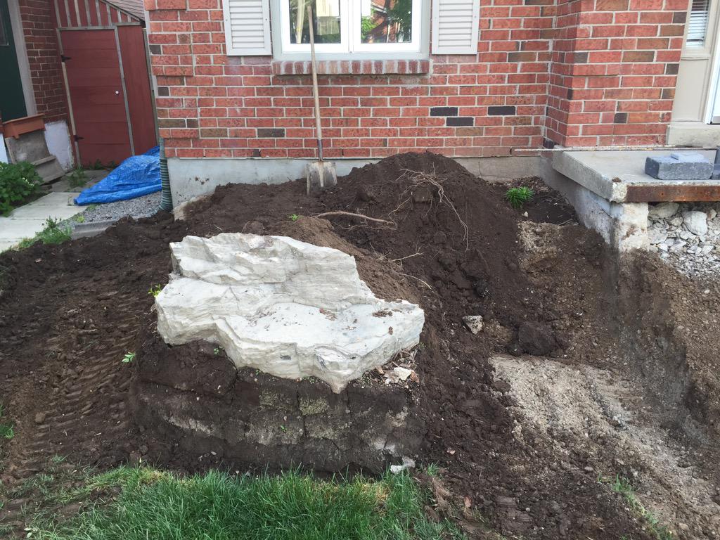 pro_hm's tweet photo. Demo Is complete.   18 inch dia. 4 feet deep , holes THANKX to Shane of BABONY POST HOLE. http://t.co/IA1rVHNFGP