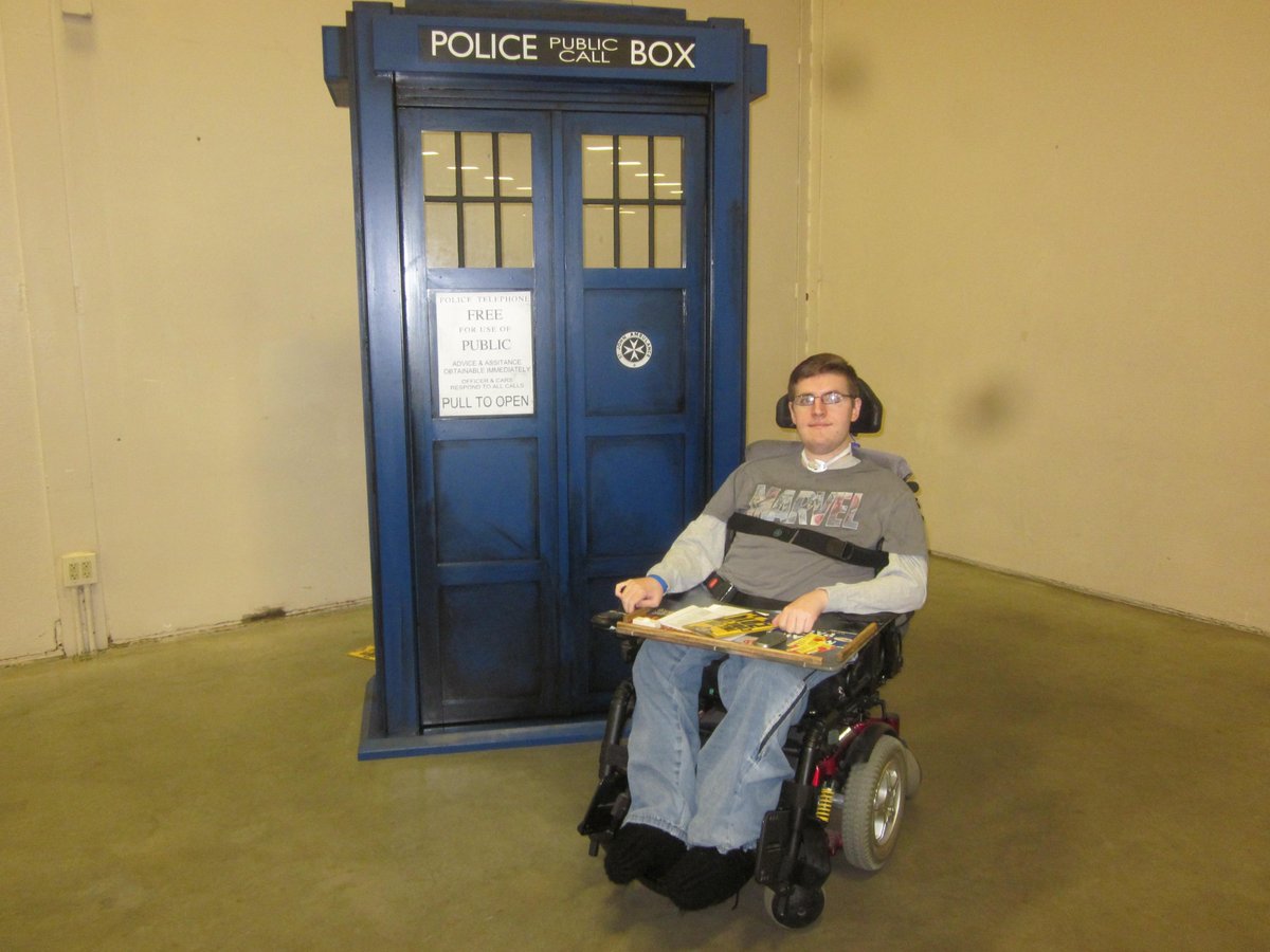 JakeScholl's tweet photo. Reminiscing about #treecitycomiccon 2014. http://t.co/wHWYAoXiNS