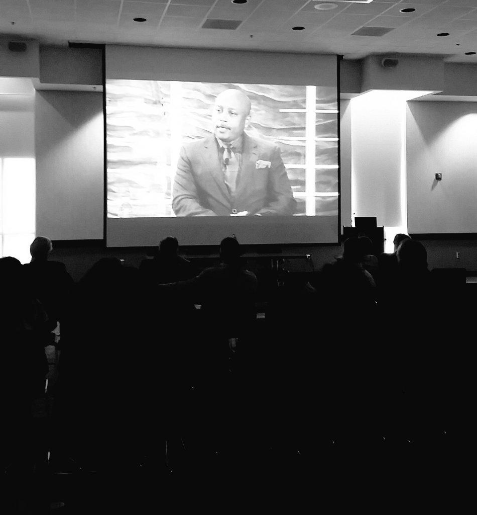 FranNetBill's tweet photo. Great information and inspiring advice from Daymond John. What an amazing story! #entrepreneurevolution #frannet http://t.co/uFjU1wEMrB