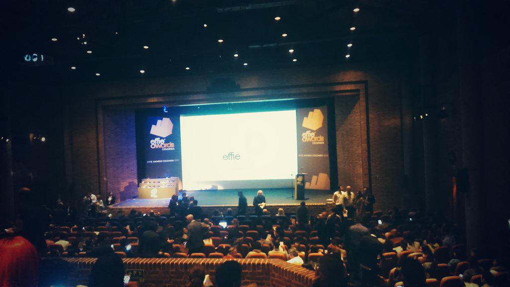 BAVGroup_Col's tweet photo. Ya estamos en los #effie2015 listos para empezar la premiación @EffieColombia @EffieAwards http://t.co/muZrEeesxp